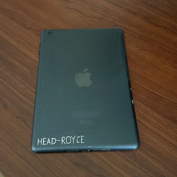 IPad mini, with case - Picture 2 of 5